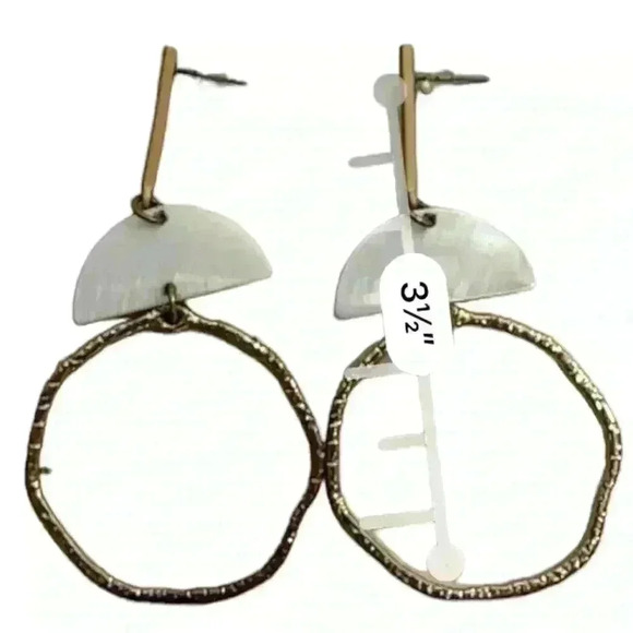 Virtue Jewelry Bar Post w/ Mother Of Pearl And A Gold Branch Circle Earrings - Picture 2 of 2